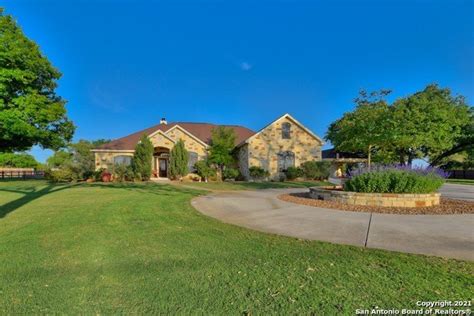 homes for sale in la vernia tx.